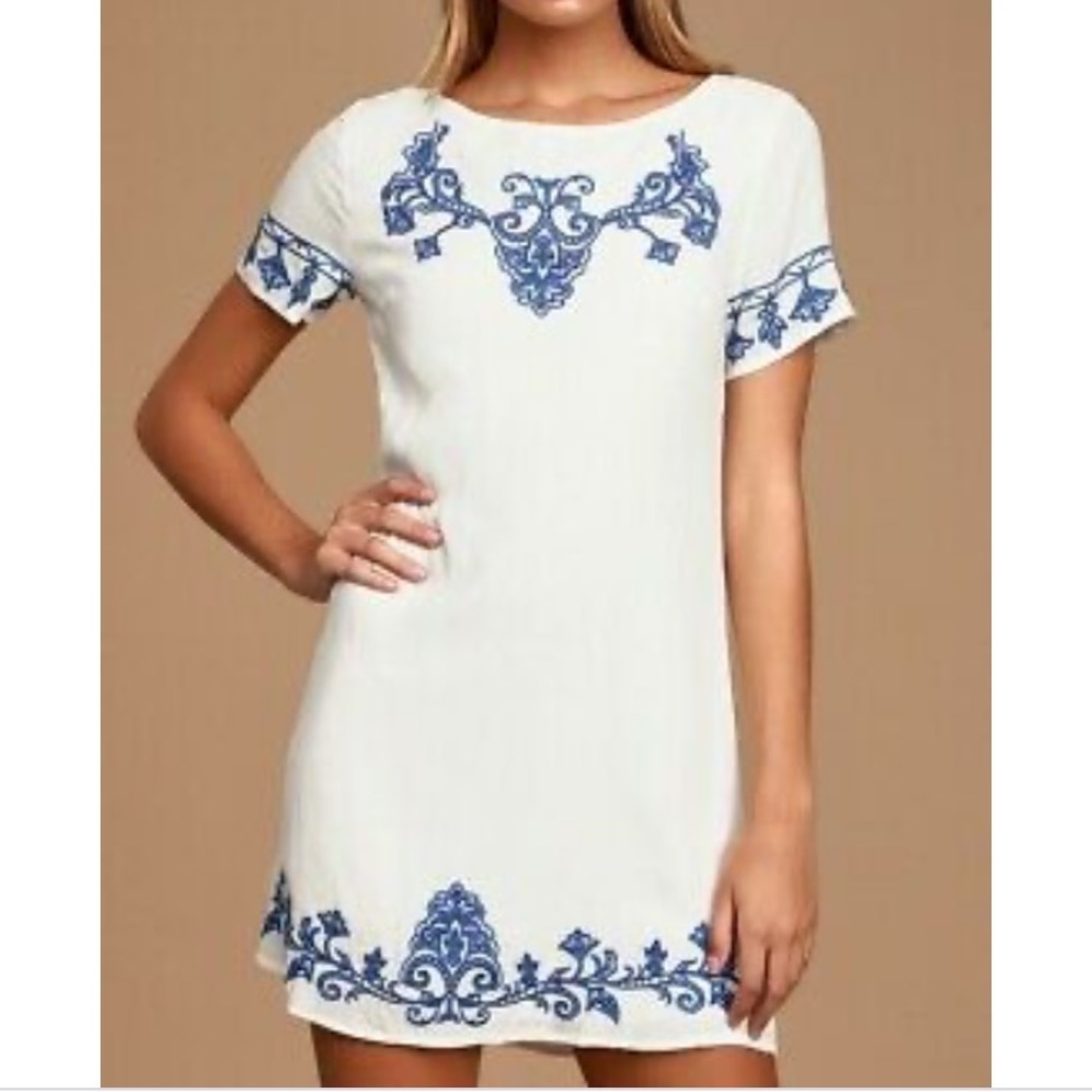 Lulus white short dress with blue detail